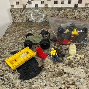 Random pieces of BTR. Can fit with Lego.